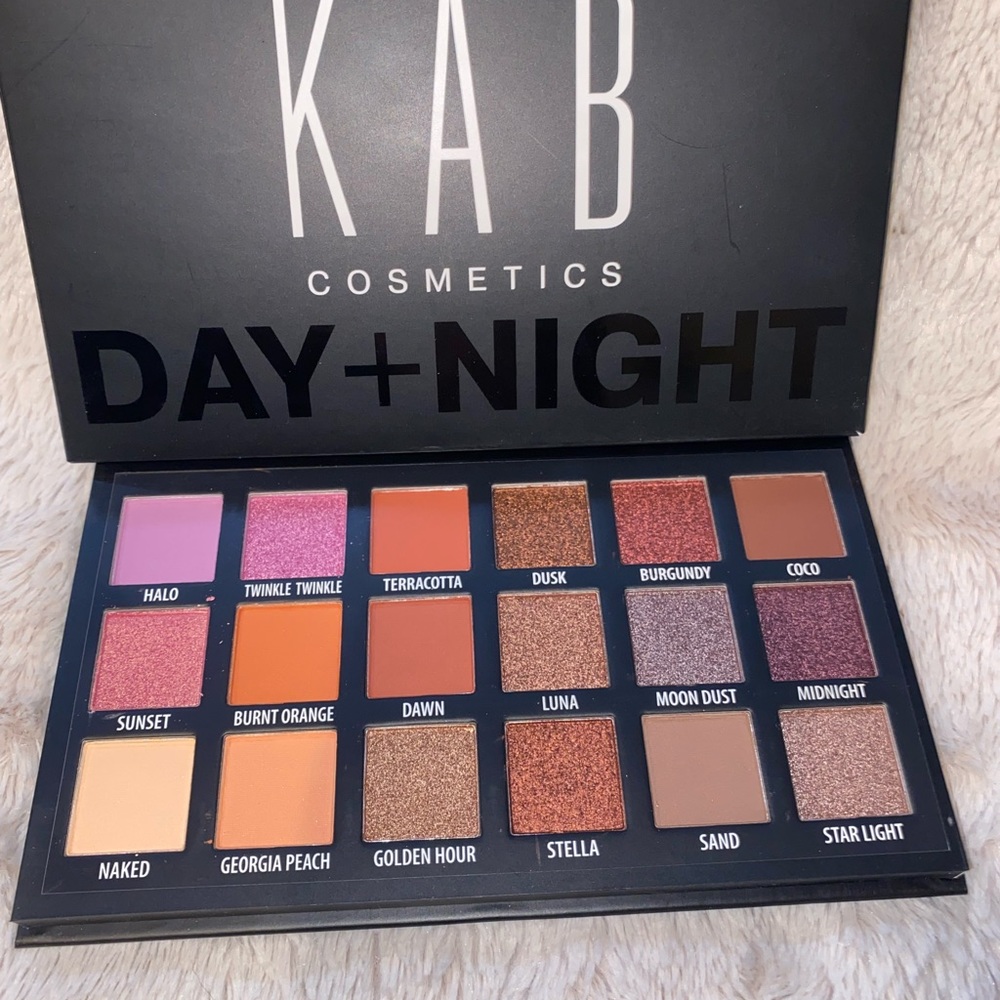 NEW! KAB COSMETICS DAY + NIGHT EYESHADOW PALLET